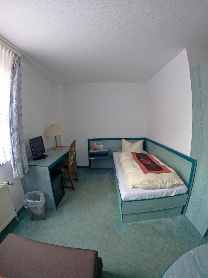 Hotel Diana Schonwalde-Glien Bagian luar foto