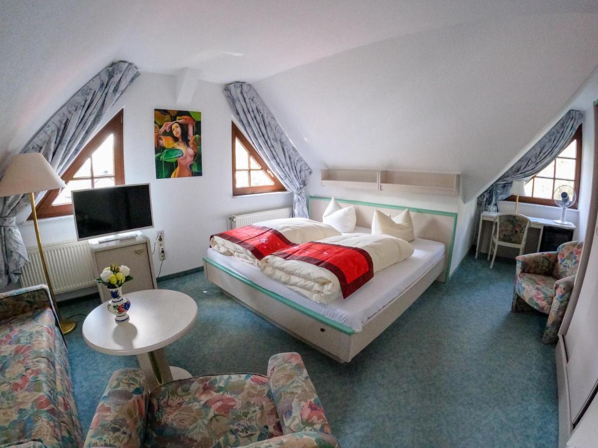 Hotel Diana Schonwalde-Glien Bagian luar foto