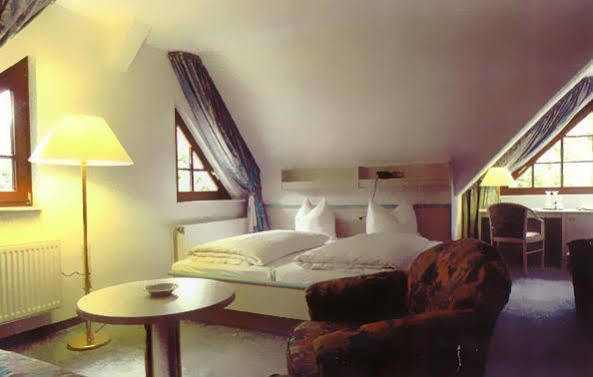 Hotel Diana Schonwalde-Glien Bagian luar foto
